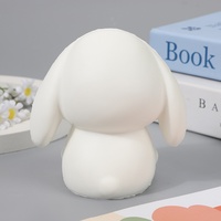 Jouet Squishy Lapin Blanc Mignon à Longues Oreilles en PU, à Remontée Lente, Anti-Stress pour Adultes, Vente en Gros Zhejiang