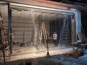 सुरक्षा गार्ड जाल दरवाजा एल्यूमीनियम रोलिंग सुरक्षा ग्रिल - Product Image 5