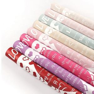 Papier d'emballage floral de luxe 2024, 58*58cm, imprimé avec des lettres d'amour en forme de cœur, pour les fleuristes - Product Image 1