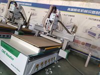 Fresadora CNC 1325 para madera con cambiador de herramientas de línea recta, tallado de madera, NC Studio, motor único de alta potencia