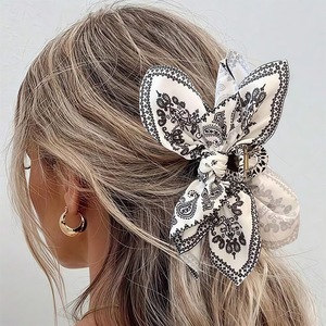 Pince à <span class=keywords><strong>cheveux</strong></span> double face en tissu motif cachemire, style chic, grande boucle, pince requin pour l'arrière de la tête, best-seller transfrontalier - Product Image 4