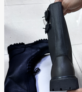 รองเท้าบูทสีดำ Df Df18 715 หนังฟูลเกรน พื้นยาง Goodyear Welt ทนทาน เหมาะสำหรับกิจกรรมกลางแจ้งทุกฤดู - Product Image 2