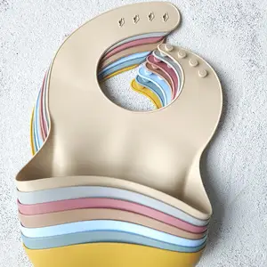 Wholesale Babies Feeding Accessories Customized Packaging Soft Silicone Baby Bib With Food Catcher