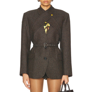 <span class=keywords><strong>Chaqueta</strong></span> a cuadros con cuello en V de manga larga personalizada de alta calidad, <span class=keywords><strong>chaqueta</strong></span> con cinturón y hombros anchos cruzados, <span class=keywords><strong>chaqueta</strong></span> de <span class=keywords><strong>mujer</strong></span> marrón de algodón y poliéster - Product Image 1