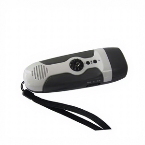 Lampe <span class=keywords><strong>torche</strong></span> d'urgence <span class=keywords><strong>à</strong></span> manivelle LED rechargeable avec 3 LED, fonction radio FM, corps en plastique et alarme sonore - Product Image 1