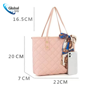 Bolso Tote Acolchado Rosa, Bolso Promocional de Cuero PU con Lazo Colorido, 22x7x20cm, Idea de Regalo Empresarial para Mujeres - Product Image 2