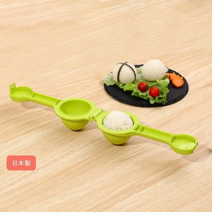 แม่พิมพ์ข้าวปั้นสไตล์ญี่ปุ่น แม่พิมพ์พลาสติกรูปแอปเปิ้ลสำหรับทำอาหารเด็ก ข้าวปั้นทรงกลม เครื่องมือครัวในครัวเรือน - Product Image 3