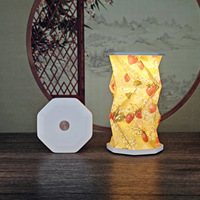 Cadeau d'anniversaire unique pour femmes, adorable lampe de table rechargeable à imprimé fraise, lampe de nuit LED portable à variation d'intensité tactile, style origami