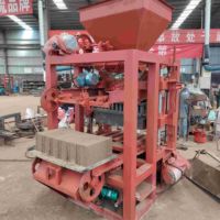 Machine à blocs de terre QT4-24B pour l'Afrique – Machine semi-automatique de fabrication de briques Hydraform à moitié manuelle – Prix de la machine à briques en ciment et béton
