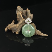 Pendentif en jadéite naturelle de Birmanie de qualité A, boucle de sécurité, trèfle en jadéite de haute qualité, pour femme, à porter au quotidien, cadeau en jadéite (avec NGTC)