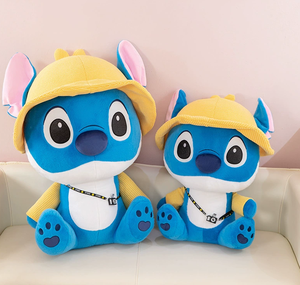 Xinhui - Peluche Jumbo <span class=keywords><strong>Stich</strong></span> con Cámara y Sombrero, Relleno <span class=keywords><strong>de</strong></span> Algodón PP, Muñeco <span class=keywords><strong>de</strong></span> Peluche Suave Bordado - Product Image 1