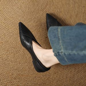 Elegant <b>Flat</b> Comfortable Versatile <b>Pointed</b>-<b>Toe</b> Women's Shallow French-Style Leather Large-Size Shoes - Product Image 1