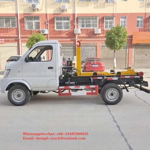 <span class=keywords><strong>Changhe</strong></span> <span class=keywords><strong>mini</strong></span> benzina benzina 115hp camion da 2 tonnellate con pinza per immondizia e cestino con gancio