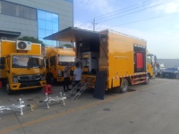 Camion de réparation par polymérisation UV CIPP Howo, directement de l'usine |   Véhicule de réhabilitation de canalisations d'égouts sans crevaison DN150-DN2000