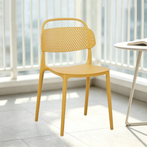 Sedia da Pranzo in Plastica PP per Esterni, Impilabile, Colorata ed Economica, per Ristoranti e Terrazze - Product Image 1