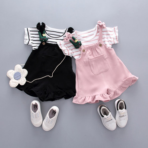 Abbigliamento Estivo per Bambine, Set Due Pezzi Alla Moda con T-shirt in Cotone e Salopette, Logo Personalizzabile - Product Image 1
