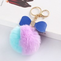 Porte-clés Nœud Papillon Mignon en Cuir Souple, Pompon en Fausse Fourrure et Métal Léger, Idéal Cadeau pour Femme en Gros