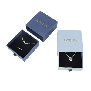 Scatola di imballaggio in carta all'ingrosso per regalo con spilla estraibile tinta unita - Product Image 5