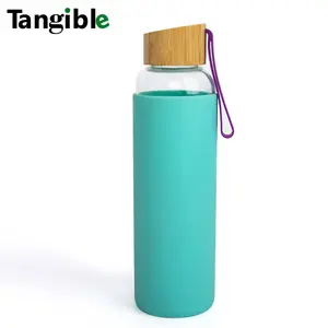 Botol cangkir minum kaca kayu bambu populer tutup bambu dengan lengan silikon