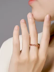 Hot Sel Neuestes Design 9K 14 Karat 18 Karat Echtgold Winzige Custom Solid Gold Reifen form Damen ringe
