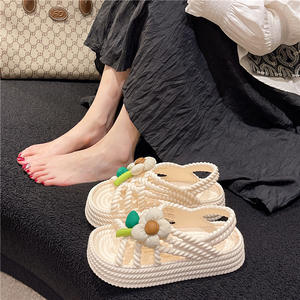 Sandales tissées fleur fond épais évidé chaussures de plage respirantes pantoufles décontractées fond <span class=keywords><strong>éponge</strong></span> pour femmes - Product Image 3