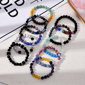 Bracelets en pierres naturelles tendance en gros, perles de 8 mm, mode, <span class=keywords><strong>luxe</strong></span>, haute qualité, breloque croix en pierres de guérison pour hommes - Product Image 2
