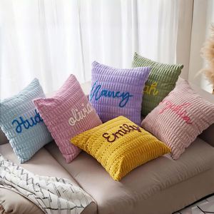 Housse de coussin personnalisée en polyester tricoté chenille, avec nom sur mesure, amovible et lavable, carrée, pour chambre d'enfant - Product Image 5