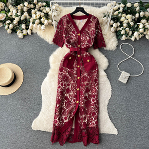 Style d'été léger <span class=keywords><strong>Mature</strong></span> simple boutonnage Robe pour femme à manches courtes Dentelle creuse Impression sexy Taille douce Taille naturelle - Product Image 1