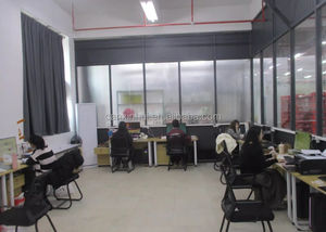 ที่รัดผมแบบพันลำไส้ใหญ่ขนาดใหญ่ทำด้วยมือผ้าขาวดำดูหรูหราพร้อมโบว์ไข่มุกมัดผมแบบยืดหยุ่น - Product Image 6