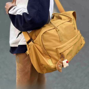 Sac de sport et de voyage de haute qualité pour femme, fabriqué en Chine, avec poignée souple et fermeture éclair, idéal pour le <span class=keywords><strong>camping</strong></span> en extérieur - Product Image 4