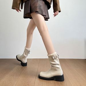 Usine en gros 2024 botte courte pour femmes avec bout épais talon grossier talon moyen boucle de ceinture sans lacet chaussures d'hiver - Product Image 5