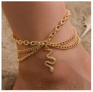 Pulsera de Tobillo Apilable a la Moda, Chapada en Oro, Cadena de Serpiente de Tres Capas con Dijes de Cruz y Borla - Product Image 1