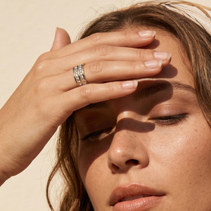 Anillo de Eternidad de Doble Hilera de Lujo, Chapado en Oro de 18K, Acero Inoxidable Resistente al Agua, Anillo de Boda Cuadrado con Circonitas Cúbicas para Mujer - Product Image 2