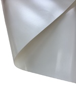 Rouleau de bâche industrielle en PVC tissé robuste 900 GSM avec revêtement PVC pour couverture de camion et rideau latéral de camion