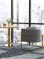 Moderne, léger, luxe, bureau, hall de l'hôtel, canapé de réception, confortable, assis depuis longtemps, ensemble table et chaises
