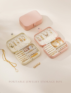 Boîte à bijoux minimaliste en cuir pour vos précieux objets, rangement élégant et parfaitement dimensionné - Product Image 6