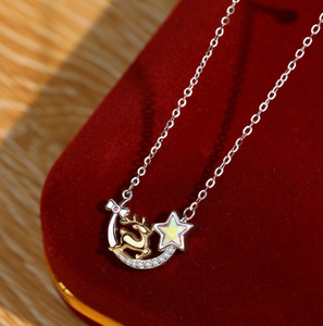 Collar con Colgante de Estrella y Luna Celestial de Plata S925 con Dragón Dorado y Cristales de Estrás para Mujer, Cadena de Serpiente, Ideal para Uso Diario - Product Image 4