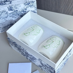 Vela de Soya con Diseño de Trébol de Cuatro Hojas en Vaso de Porcelana Fina Blanca - Product Image 5