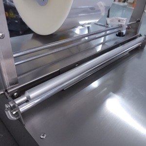 Boîte cosmétique Cd <span class=keywords><strong>Dvd</strong></span> Boîte De Parfum Machine De Suremballage Bopp Cellophane Chocolat Machine D'emballage De Film Machines D'emballage - Product Image 4