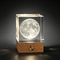 Lampe de nuit en cristal en forme de cube avec gravure 3D du système solaire, base en bois avec LED tactile, lampe décorative