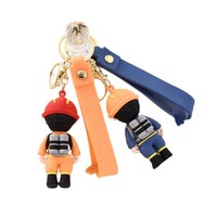 Nouveau porte-clés en PVC de pompier de dessin animé avec revêtement en résine - Breloque pour voiture et sac, petit cadeau