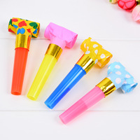 Sifflet en plastique à bulles de savon Dragon pour fête d'anniversaire et remise de diplôme des enfants, motif à pois, accessoire de cheering original, amusant et créatif