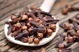 Low Prices Fresh Raw High Quality 100% Naturally Made Food Grade Bulk Organic Sliced Clove 25kg US Origin Wholesale Making Uses - Product Image 2