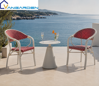 Ensemble de table basse et chaises en rotin pour jardin et cour, durable, minimaliste, moderne, tout en aluminium, imperméable, empilable, pour le loisir