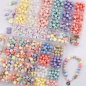 Lot de 24 grilles de perles pastel en acrylique, alphabet, étoiles et cœurs, pour la fabrication de bijoux DIY (bracelets et colliers) - Product Image 2
