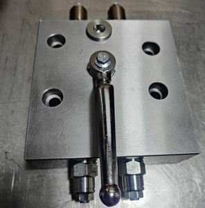 유압 강철/알루미늄 매니폴드 블록 밸브 유무 선택 가능 고성능 카트리지 타입 350바 150L/분 엔지니어링용 - Product Image 6