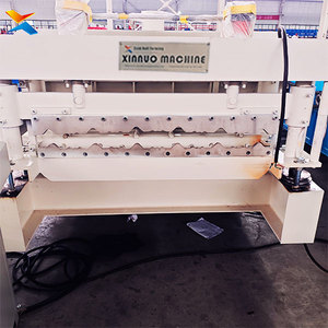 Machine <span class=keywords><strong>de</strong></span> formage <span class=keywords><strong>de</strong></span> tuiles trapézoïdales Xinnuo CE 1200 mm à moteur à engrenages <span class=keywords><strong>pour</strong></span> tôles <span class=keywords><strong>de</strong></span> porte - Product Image 1