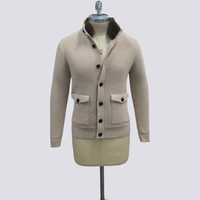 Cardigan beige boutonné pour homme, col en fausse fourrure, veste en tricot, poche plaquée, pull chaud d'hiver