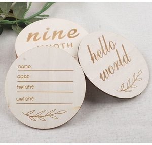 Bonjour monde annonce de <span class=keywords><strong>naissance</strong></span> assiettes en bois pour accessoires photo disques de cercle en bois signe cartes d'étape mensuelles de bébé - Product Image 2