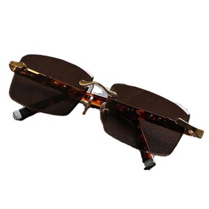 Lunettes de soleil rectangulaires haut de gamme pour hommes, sans monture, en pierre brute, avec verres dorés transparents et dégradés en nylon - Product Image 6